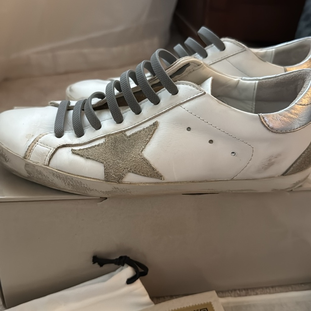 Authentic Golden Goose Size 39 White Sneakers with Gray Star and Silver Accents - Picture 3 of 9